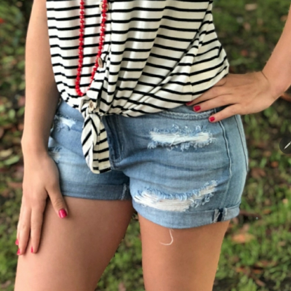 KanCan Distressed Shorts